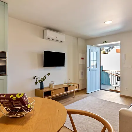 Casa Andorinhas بيت للعطل