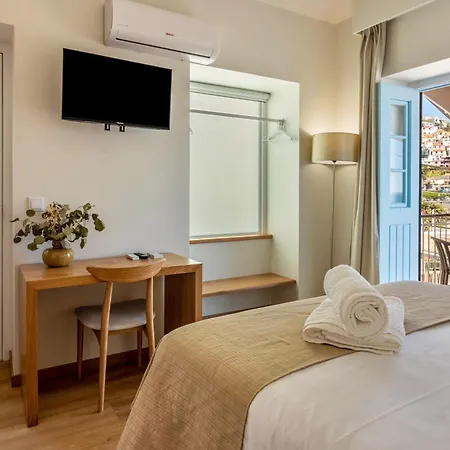 Casa Andorinhas * Câmara de Lobos